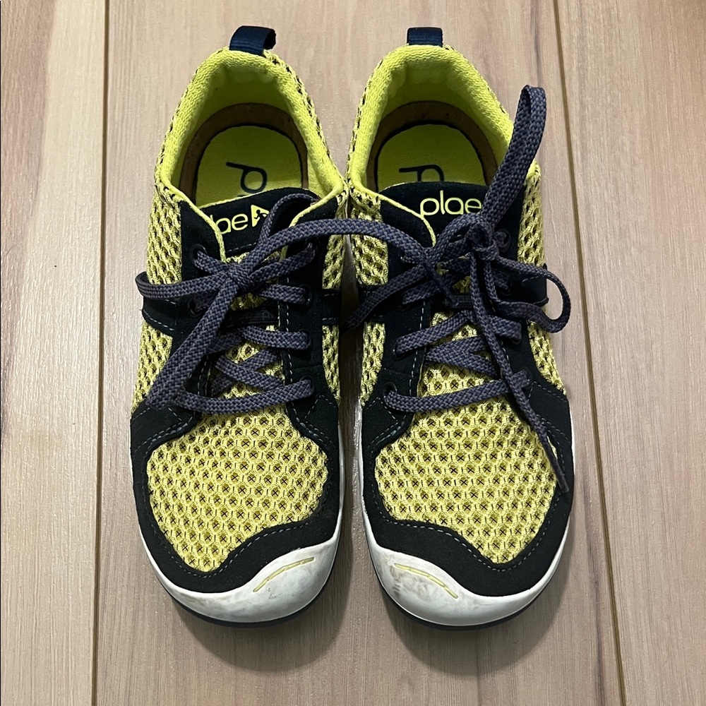 PLAE Kids Sneakers in Yellow and navy